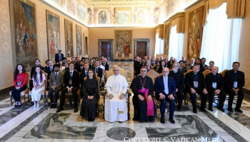 Exploring the cosmos fills us with wonder, Pope tells scientists