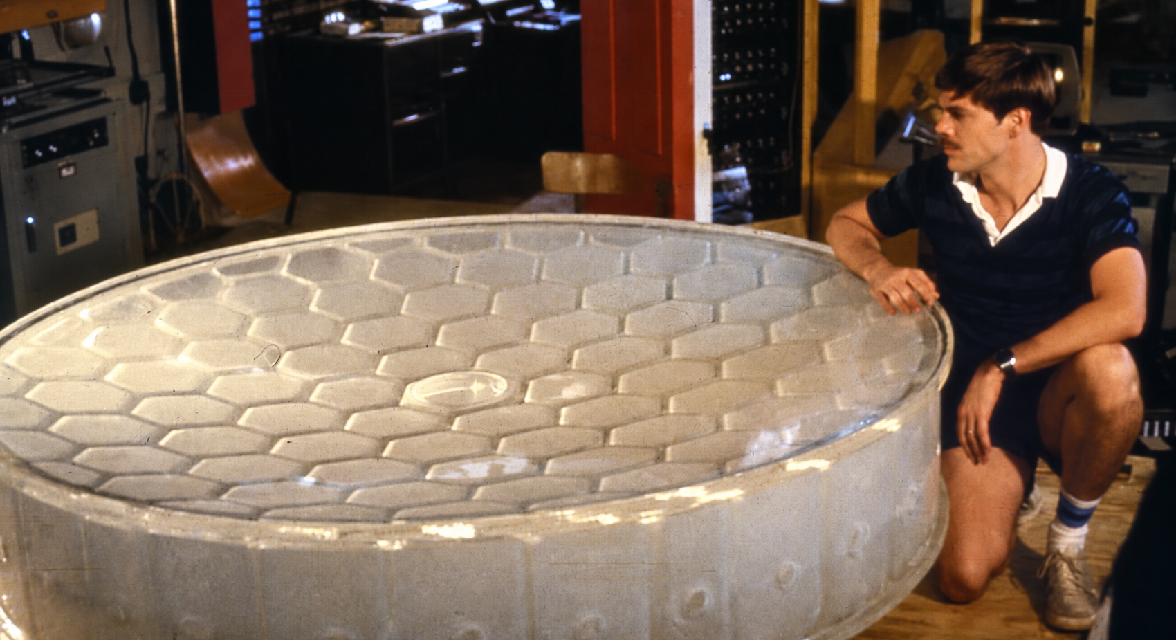 The honeycomb structure of the VATT mirror